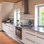 Lovely In With Kitchen * Транекер